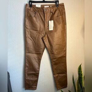 NWT- a loves a high rise ankle skinny jean